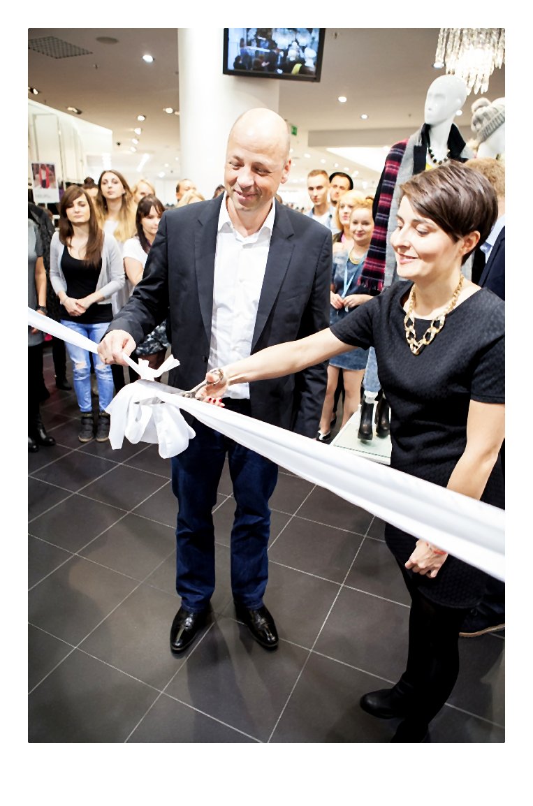 kaukaz-Re-otwarcie salonu marki NEW LOOK w Z_otych Tarasach (3)-003-2014-10-15 _ 15_14_00-80