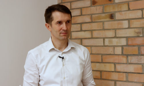 Nawet 5 proc. populacji nigdy nie zachoruje na COVID-19. Polscy naukowcy szukają genu, który odpowiada za odporność na tę chorobę oraz jej przebieg