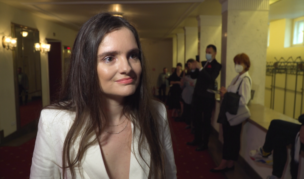 Maria Niklińska: Jestem za naturalnością, ale nie będę krytykować osób poprawiających sobie urodę. Każdy może mieć inną estetykę, szanujmy się nawzajem