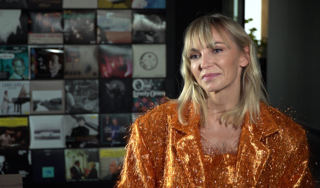 Anna Wyszkoni: Niektórzy pamiętają mnie jeszcze w krótkich, rudych włosach i na tym się zatrzymali. A ja przecież w naturalny sposób zmieniam się codziennie