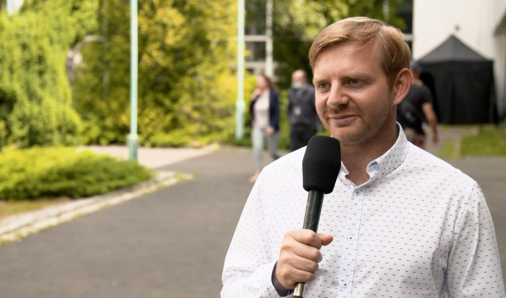 Rafał Zawierucha: Od dziecka bawiłem się w gry typu detektyw. Bardzo się ucieszyłem z roli dziennikarza śledczego w „Behawioryście”