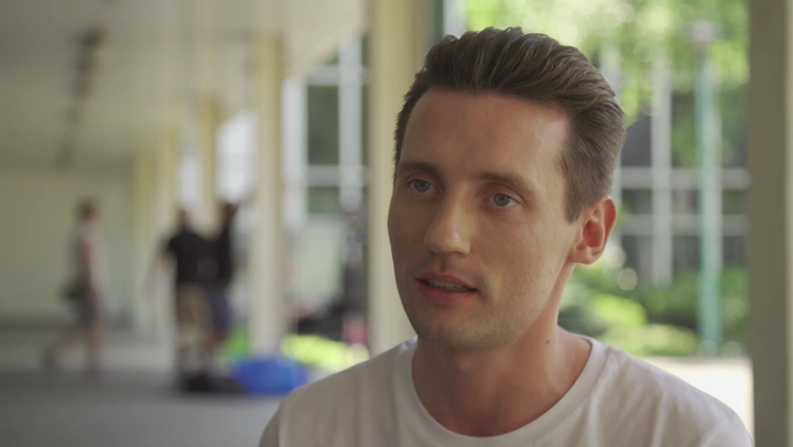 Krystian Pesta: Granie czarnych charakterów to dla mnie ciekawy i ekscytujący kąsek. Bardzo polubiłem postać Hosta Zeigera, którego gram w „Behawioryście”