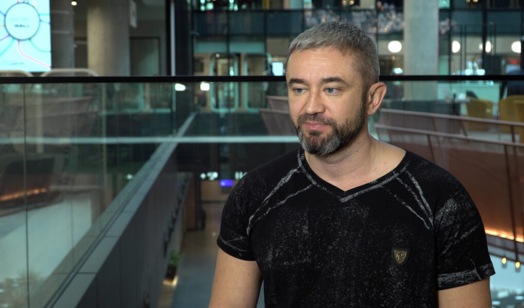 Przemysław Piotrowski stanie oko w oko z Luisem Garavito – najgroźniejszym seryjnym mordercą na świecie. Efektem wyprawy do Kolumbii będzie nowa książka