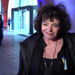 Katarzyna Grochola: Moja córka ma piękne serce. Co dwa tygodnie jeździ do sierocińca w Ukrainie, wydaje posiłki na granicy i robi mnóstwo dobrego