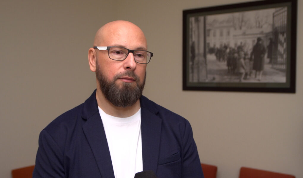 Otyłość i niedożywienie u seniorów często idą w parze. Źródłem problemu często tańsza, wysokoprzetworzona żywność