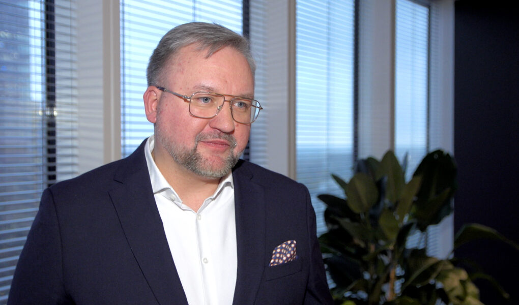 Cyfrowe portfele zyskują na popularności. Polacy chętnie płacą zbliżeniowo smartfonem czy zegarkiem