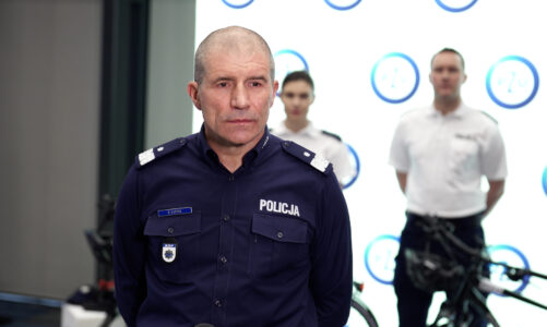 Coraz więcej rowerzystów porusza się po polskich drogach. Tylko co czwarty jeździ w kasku